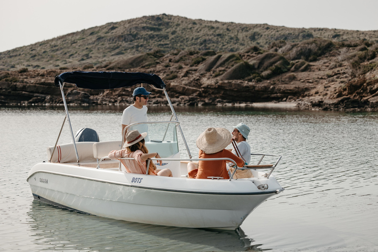 Menorca: Private Boat Trip with a Local Skipper Menorca: Private boat trip with a local skipper (6 H)