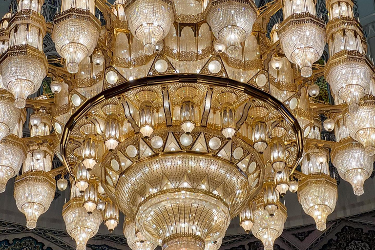 Guided Walking Tour of Sultan Qaboos Grand Mosque in Muscat