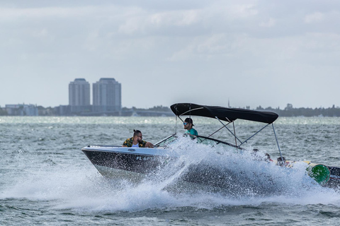 Aluguel de barco com capitão em Miami Beach - até 6 pessoas
