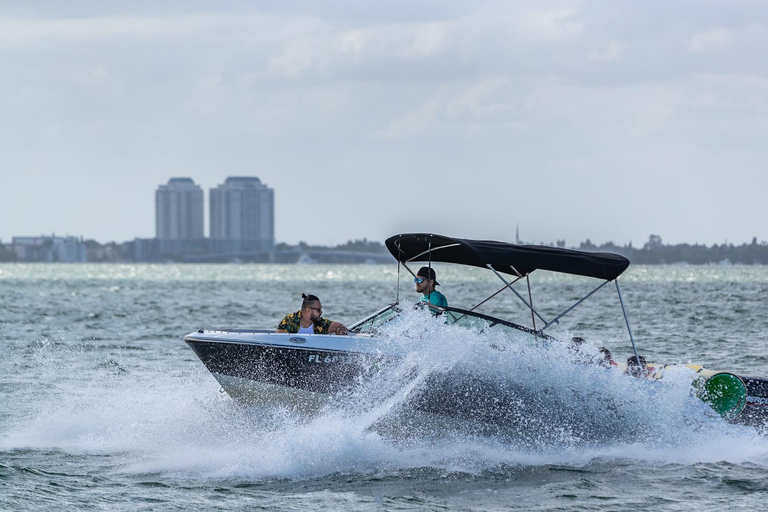 Aluguel de barco com capitão em Miami Beach - até 6 pessoas