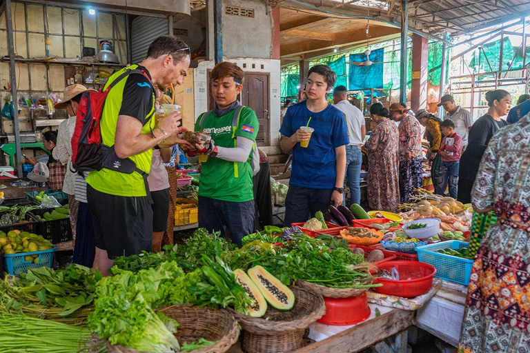 Tour mattutino del mercato e della gastronomia di Phnom Penh in Tuk Tuk