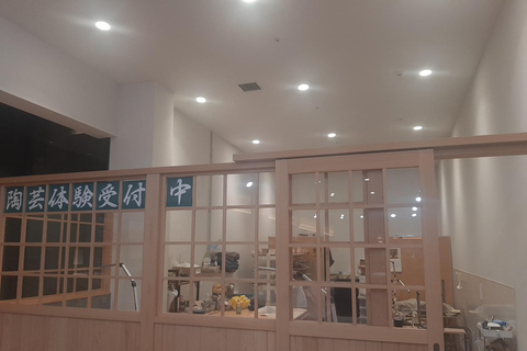 Kyoto: 1h Pottery Workshop Guided by Master Artisans Kyoto: 1h Pottery Workshop Guided by Master Artisans