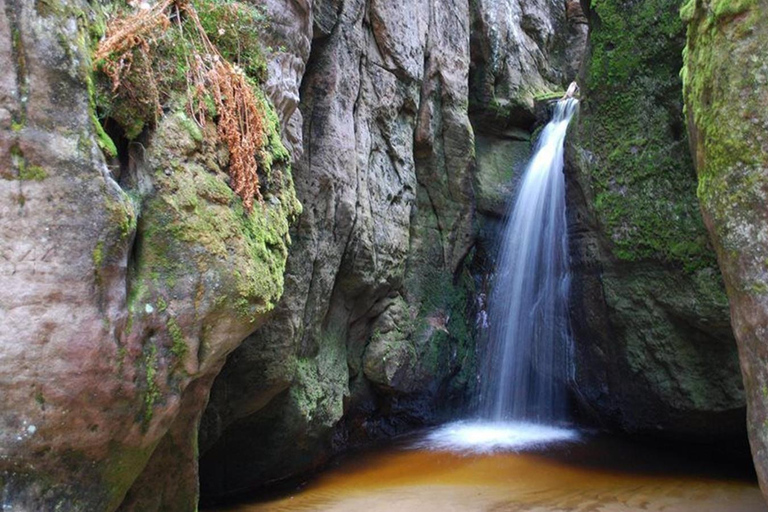 Rochas de Adršpach - excursão de dia inteiro com transporte e comida local