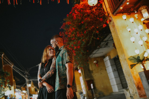 Hoi An: Private Photoshoot with Rowboat Ride & Lanterns