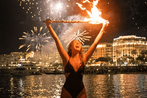 Cannes: Fireworks Stand-Up Paddleboard Tour