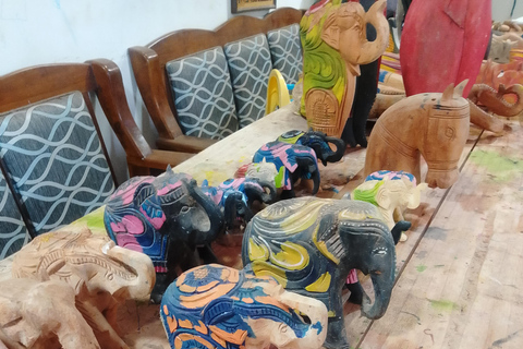 Galle: Traditional Wood Carving and Painting Workshop