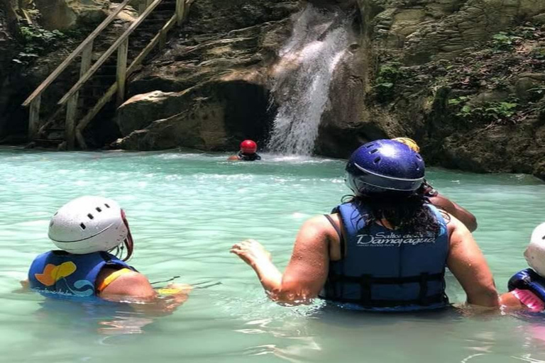 Privé: wandeltocht naar de Damajagua-watervallen en lunchPrivé: wandeltocht naar de watervallen van Damajagua en lunch