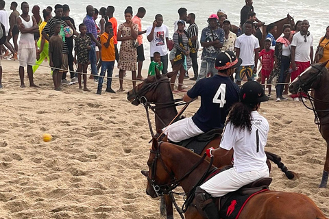 Experiência de luxo à beira-mar em Accra: sol, areia, serenidade e almoço