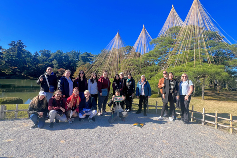 Discover Kanazawa: Market, Castle & Garden walk with a Local