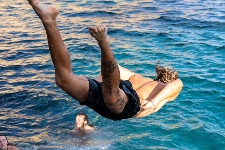 Ibiza: Sunset Boat Party at Ibiza Boat Club with Open Bar Aftersun Ibiza Sunset Boat Party: Early Bird Phase 1