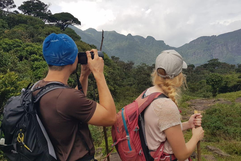纳克尔斯峰探险和希洛亚村露营 2 日游