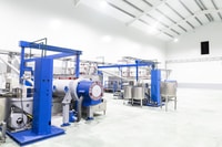Tour guiada y degustación de petróleo en la fábrica de Aceites Molisur - Housity