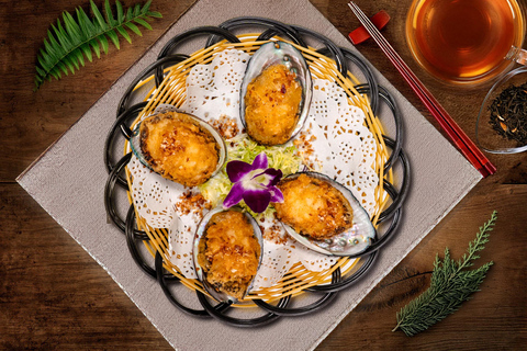 Hong Kong: Aberdeen Fishing Heritage Tour with Seafood Feast Tour with Fish Market Seafood Dinner