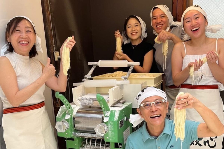 Experiência particular de fazer macarrão ramen em KyotoExperiência de fazer macarrão ramen em Kyoto