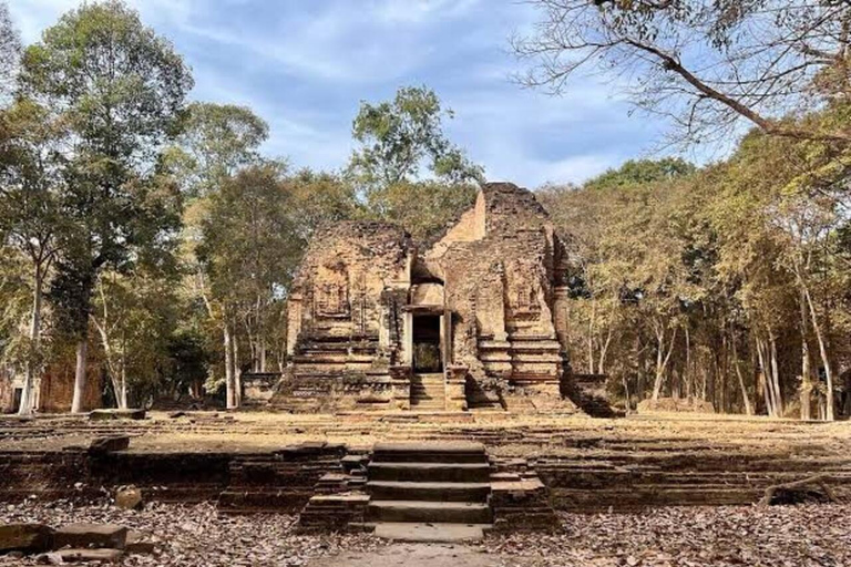 Siem Reap to Phnom Penh: Private Transfer with Scenic Stops