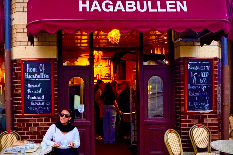 Gothenburg: Universeum & Haga Private Day Tour with Guide