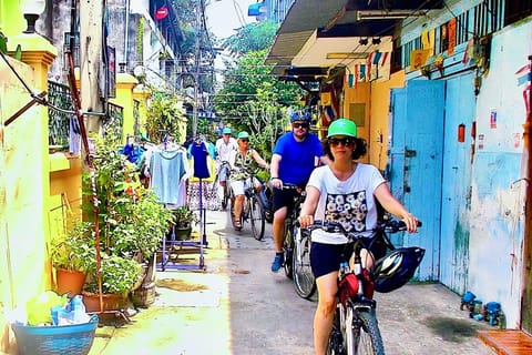 Bangkok Bike Tour: Chinatown, Flower Market & Turtle Feeding - Image 2