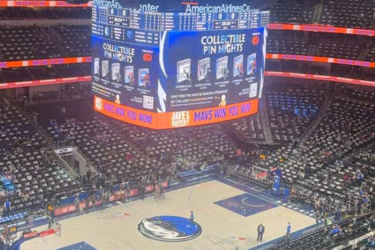 Dallas: Dallas Mavericks Basketball Game Ticket Upper Baseline