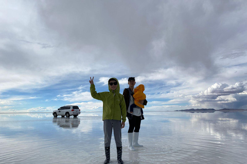 Excursão de um dia ao Salar de Uyuni com almoço e pôr do sol