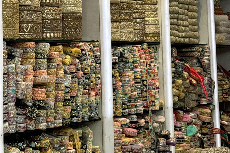 Curated Home Décor & Souvenir Shopping Tour (Women-Led) Home Décor & Souvenir Shopping Tour (Women-Led) - Half-Day