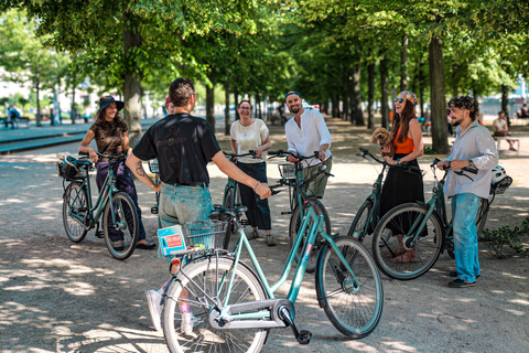 Potsdam: Experience the charming neighbor on a guided bike tour
