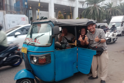 Jakarta: Guided City Tour by Tuk Tuk, Train, and Boat