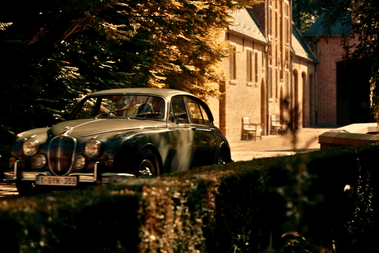 Brugge: Privétour met klassieke auto langs kastelenBrugge: Privétour met klassieke auto langs de kastelen