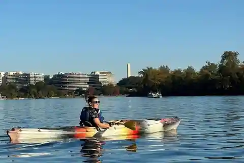 Washington, DC: Guided Kayak Tour of the Monuments