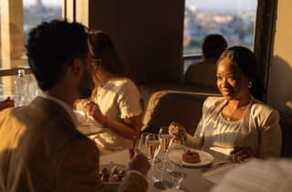 Paris: Frühes Abendessen in der Madame Brasserie im Eiffelturm
