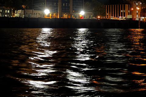 Quebec City: Guided Zodiac Night Tour & Fireworks show