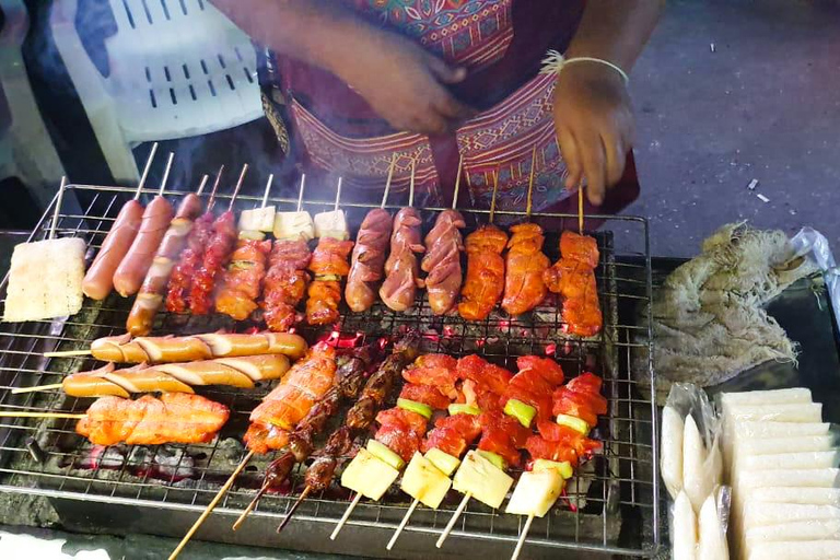 Colombo: Sri Lankan Street Food Lovers Evening Tour by Local