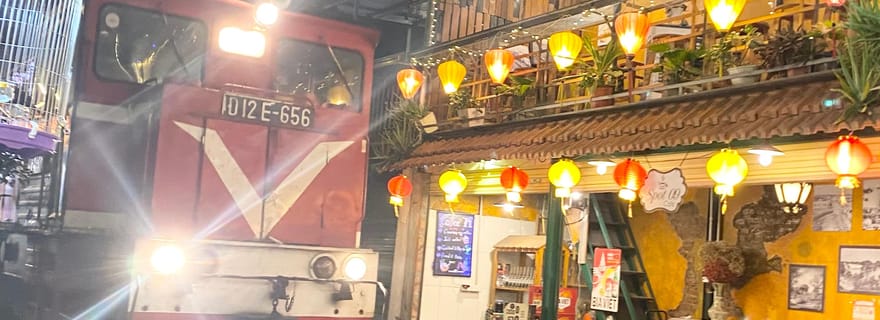 Hanoi : visite guidée de la cuisine de rue avec Train Street Experience