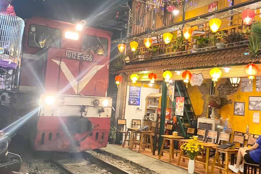 Hanoi: Geführte Street Food Tour mit Train Street Experience. Foto: GetYourGuide
