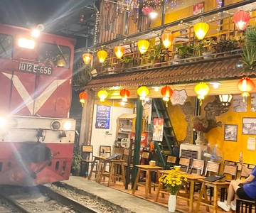 Hanoi: Guidet tur med gatemat og opplevelse av toggaten