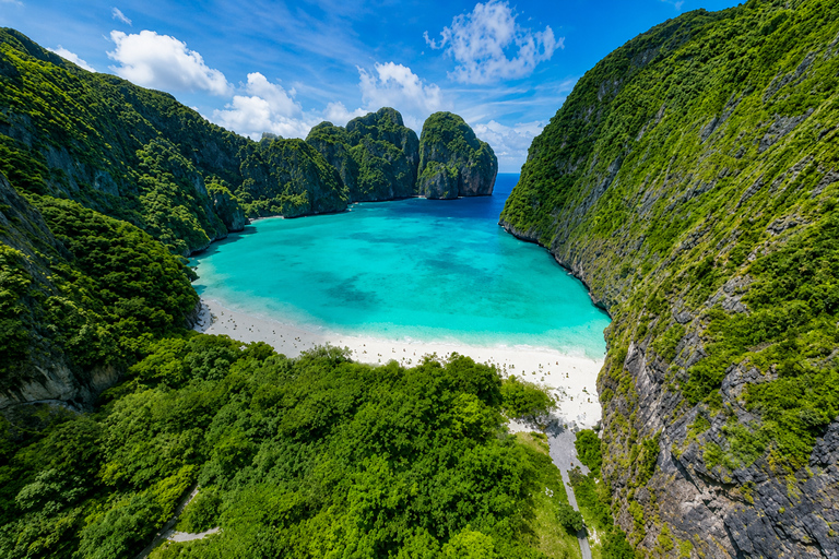 Phuket: Phi Phi & Maya Bay Day Trip + Park Fee & Lunch