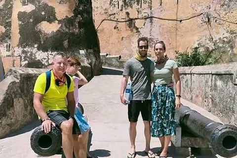 Mombasa: Tour turístico guiado por la ciudad con traslados.