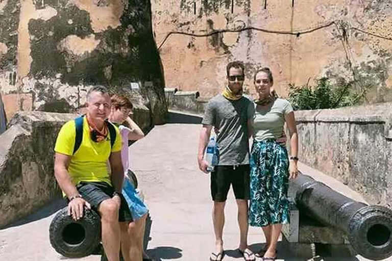 Mombasa: Tour turístico guiado por la ciudad con traslados.