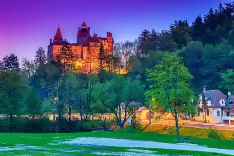 Bucareste : Viagem de 1 dia ao Castelo de Peleș, ao Castelo do Drácula e a Brașov