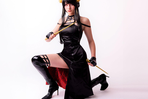 Osaka: Anime Character Cosplay Photoshoot