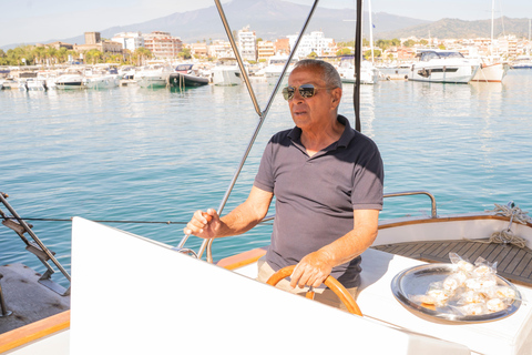 Boat trips with Ocirne in the Bay of Naxos and Isola Bella Day trips by boat with Ocirne in the Bay of Naxos and Isola Bella