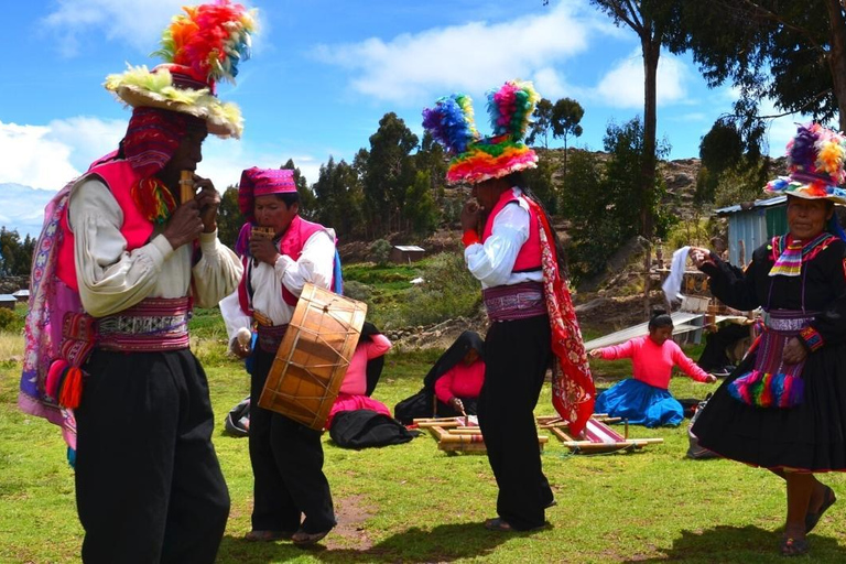 Puno: Titicacasee, Uros und Taquile 1-Tages-Tour