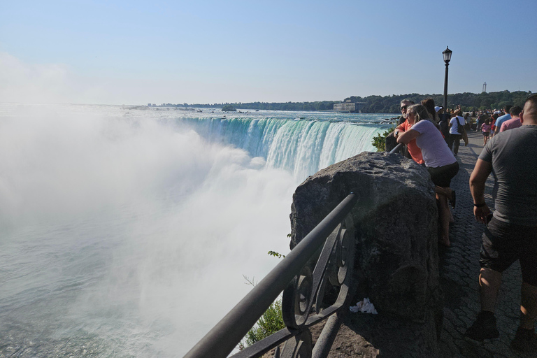 Niagarafälle: First Behind the Falls Tour &amp; Boat CruiseNiagarafälle: Bootsfahrt und Reise hinter die Fälle Tour