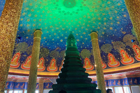 Bangkok: Private Tour to Giant Buddha & Longtail Boat