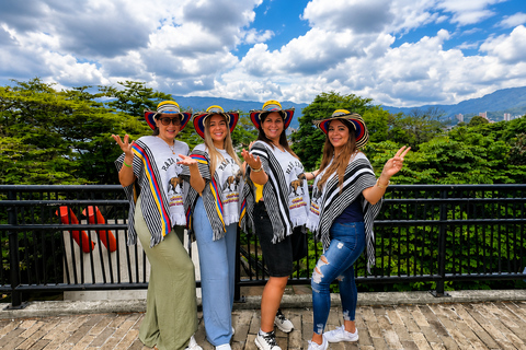 Medellín: Pueblito Paisa, local culture and Snacks