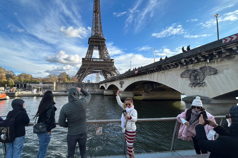 Paris: 1-Hour Seine Cruise departing from the Eiffel Tower