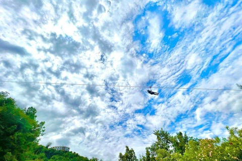 Von Tirana aus: Petrela Zipline Abenteuer mit Transport