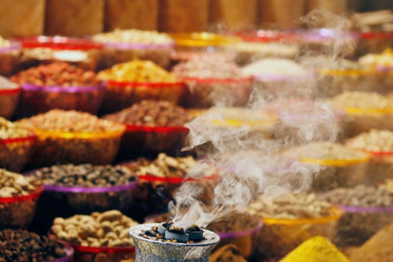 Dubai: Premium Old Town, Street Food, Souks & Boat Ride Tour Private tour with transfers