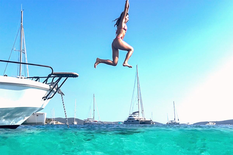 Ze Splitu/Trogiru: Błękitna Laguna i 2 wyspy - pół dnia prywatnieZe Splitu: prywatna półdniowa wycieczka do Błękitnej Laguny i Šolta Nečujam