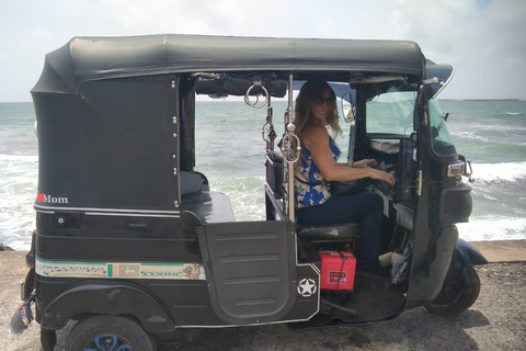 Passeio turístico de Colombo em Tuk Tuk MorningOREvening