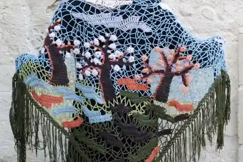 Matera: Weaving in a typical Sassi Studio